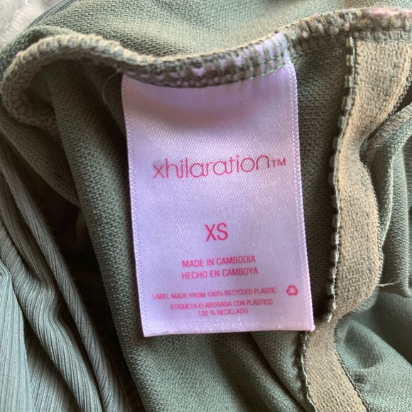 swimsuit - Picture 4 of 6